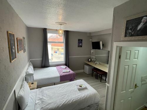 Topaz Blackpool 5