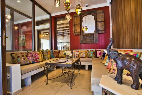 Paloma Blanca Boutique Hotel - image 11