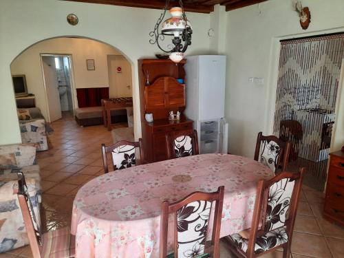 Tiszai Vándor Apartmanház (Tiszai Vandor Apartmanhaz) in Kiskore