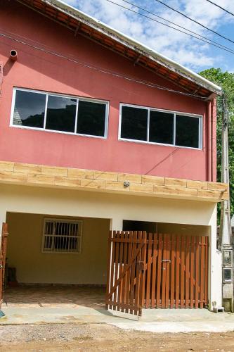Incrivel casa com churrasqueira em Ubatuba, SP in Praia do Sape