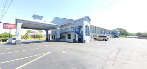 ทัศนียภาพภายนอกโรงแรม, Excellent Inn & Suites in นัตเชซ์ (MS)