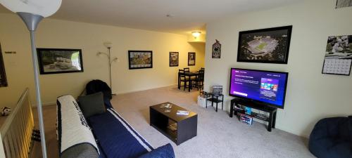 Lion's Den! 3 Bd 2 Bth Apartment - State College