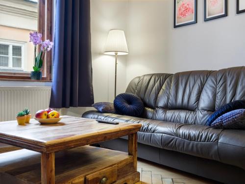 CracWoW Market Squere Apartment 2