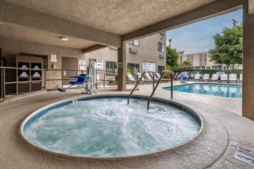 Best Western Plus Park Place Inn - Mini Suites