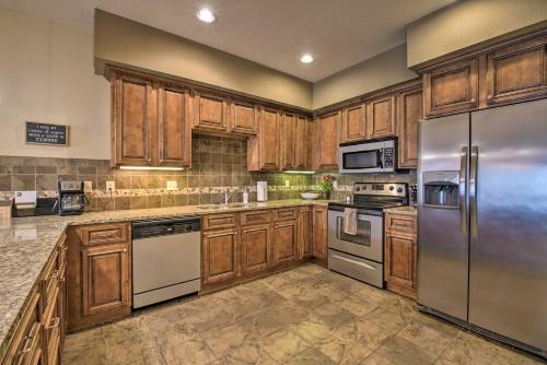 Spacious Branson Condo about 3 Mi to Downtown! in Branson, USA