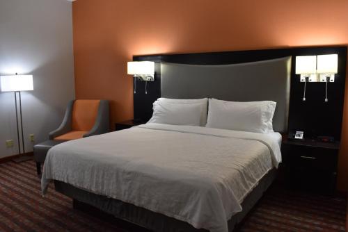 Holiday Inn Express & Suites Nashville Southeast - Antioch, an IHG Hotel