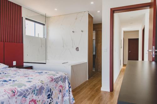 Suite Luxo com Piscina Privativa e Jacuzzi in Nazare Paulista