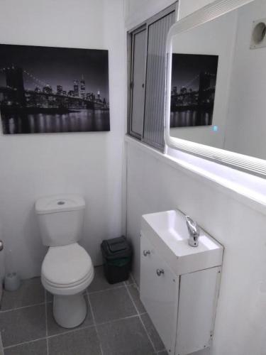 Hostal Casamar-Vina 5 norte 1061 in Vina Del Mar