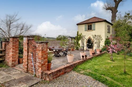 Udvendig, The Folly in Bishopstone