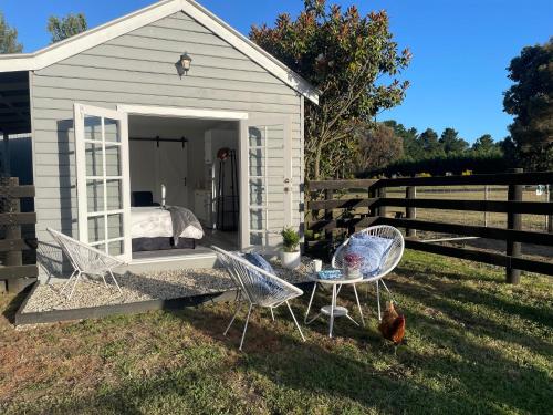 Farm Stay HARMONY Cottage at Wilindi Estate in Hastings / Tyabb