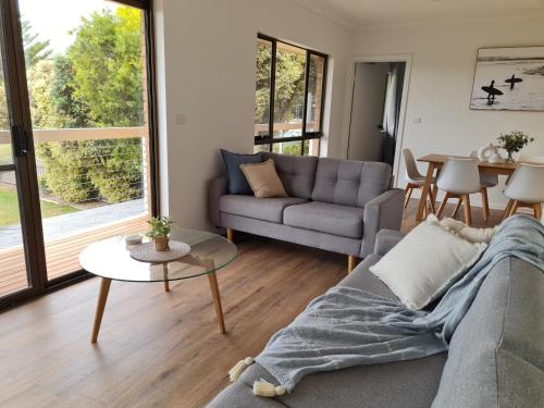 Fairwaves - Pet friendly, 2 storey Beach House