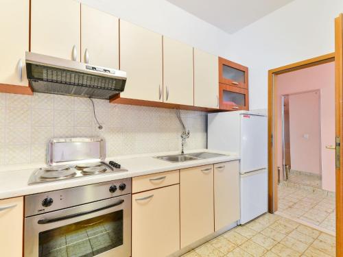 Apartment on Vir Island near Sandy Beaches, Вир (фото 5)
