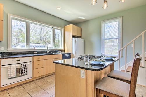 Family-Friendly Cambridge Home with Fire Pit! in 劍橋機場區