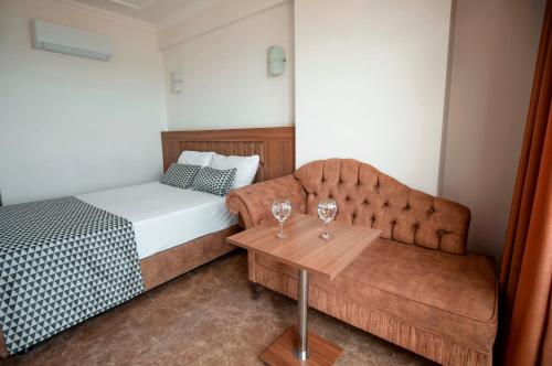 Kristal Beach Hotel - image 5