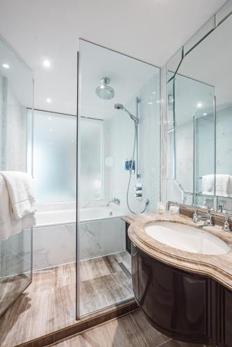Dorsett Shepherds Bush London - image 9