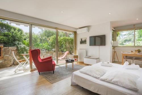Studio Apartment image 5