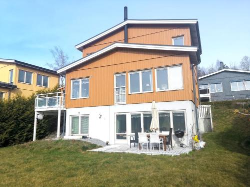 An entire floor in a beautiful villa, close to Arlanda Airport