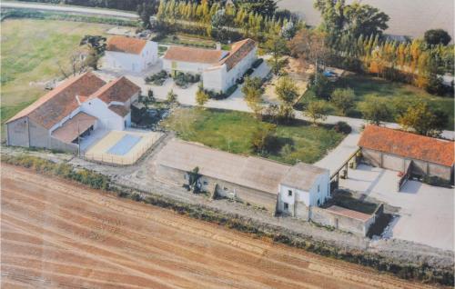 Two-Bedroom Holiday Home in Le Sambuc - image 4