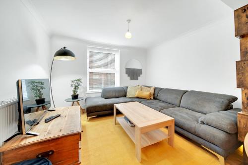 Pass the Keys Well Located 3 bed Town House with Free Parking gîte à louer Tickton