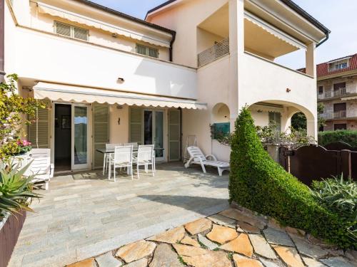  Apartment Cristina by Interhome in Riva Ligure