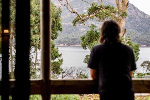 Freycinet Cottage 1 – Bluestone - Chalet - Coles Bay