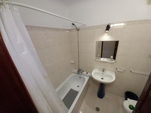 Lagos Central Suite DBV Guesthouse – Lagos, 