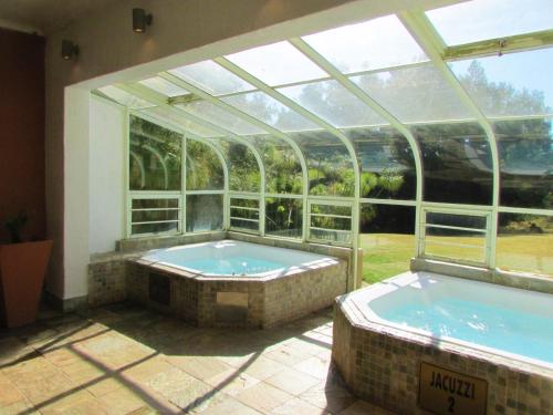 Karstais baseins, Crystal Springs Mountain Lodge by MyResorts in Pilgrims Rest