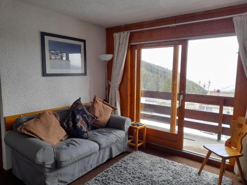 Ski in and Out 2-Bed Apartment in Meribel in Meribel