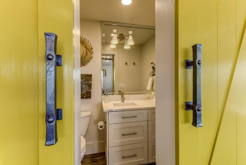 1940 Sf South - Yellow Home - image 13