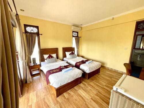 room detail thumbnail 1