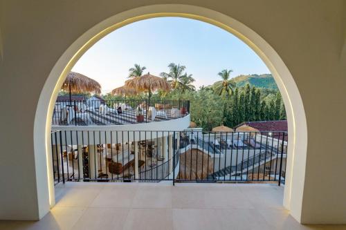 355202287 El Tropico Boutique Hotel
