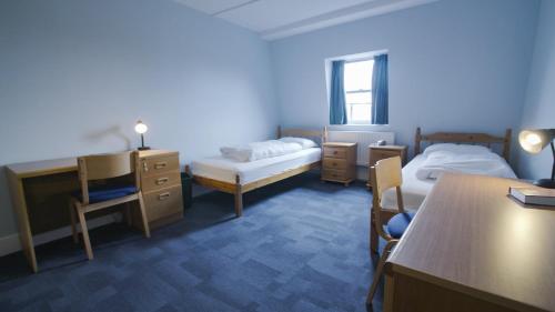 room detail thumbnail 2