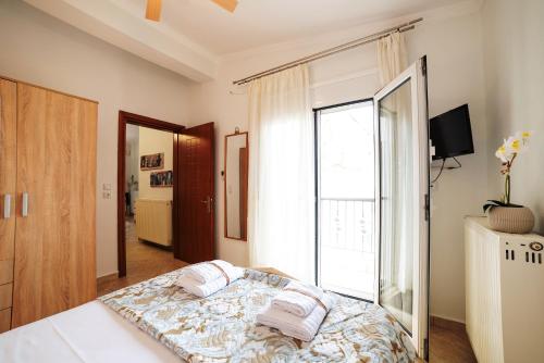 Porto Ofrynio Central Deluxe Golden Apartment