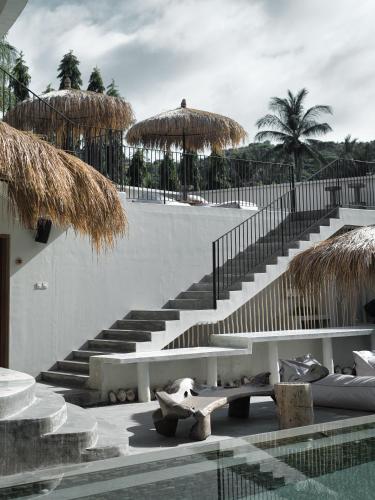 355207058 El Tropico Boutique Hotel