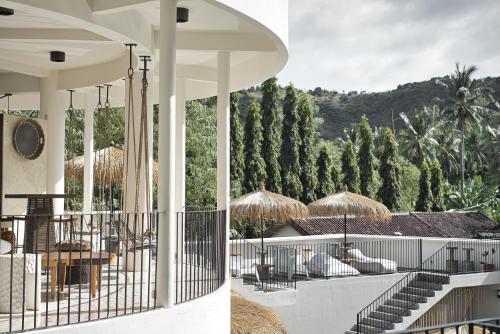 355208498 El Tropico Boutique Hotel