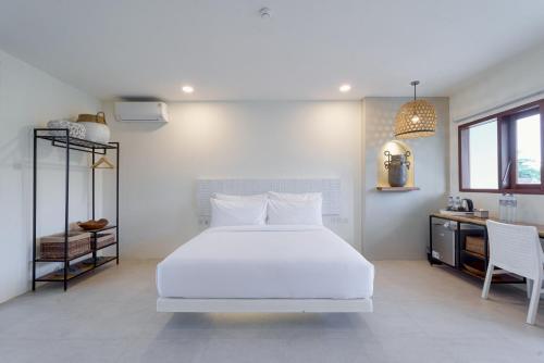 355210177 El Tropico Boutique Hotel