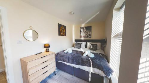 Spacious 4-bed house in Crewe by 53 Degrees Property, ideal for Contractors & Business, FREE parking - sleeps 7, Crewe (Foto 11)