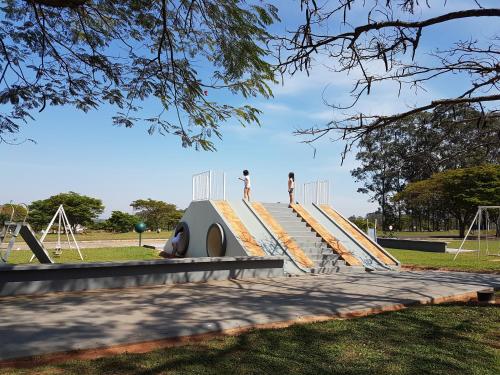 Playground, Casa Piscina climatizada Santa Barbara Resort #CasaDeCampo131 in Aguas de Santa Barbara (Sao Paulo)