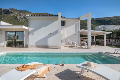 Villa Costamante con piscina privata – khách sạn tại Case Trappeto