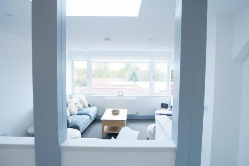 Sunset View, 2 bedrooms in the heart of Holt with parking, Holt (photo 7)