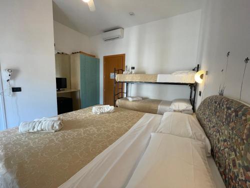 Hotel Marina - image 10