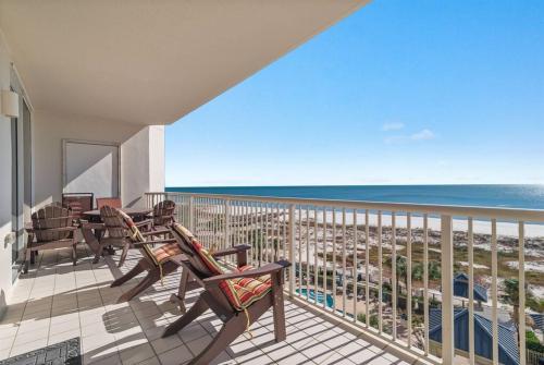 Bristol 610 - Spacious Corner Unit w/ Large Balcony & Gorgeous Beach View!