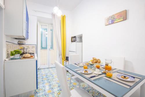 Brezza Marina-Authentic Sorrento Flat by the beach