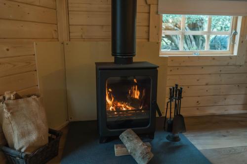 Punch Tree Cabins Couples Outdoor Bath