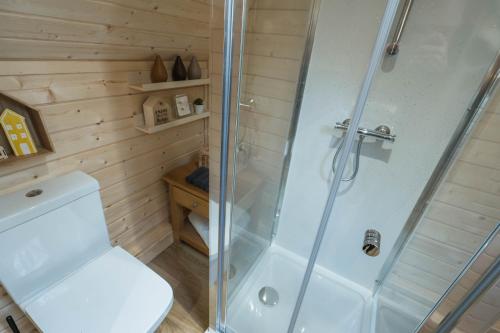 Punch Tree Cabins Couples Outdoor Bath