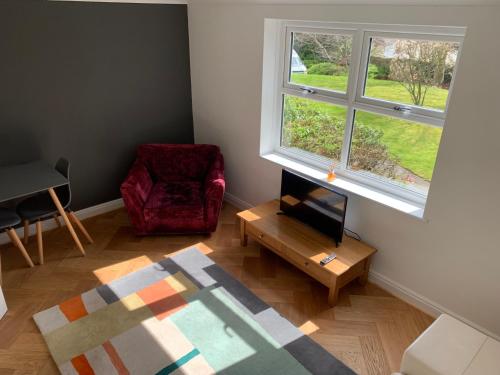 Facilities, Headingley-Weetwood - Well equipped apartment set in natural woodland near Headingley Golf Club