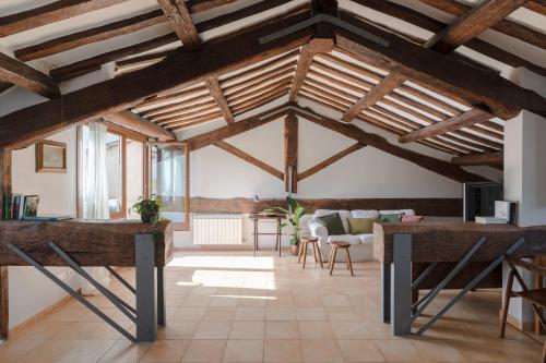 Amazing apartments with terrace or rooftop in Trastevere, Rom