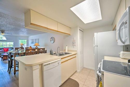 Kissimmee Condo with Pool Access, 6 Mi to Disney! in Kissimmee, USA
