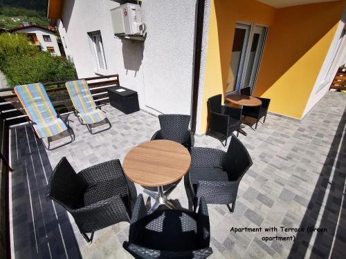المرافق, Apartment and room Anica in Tolmin