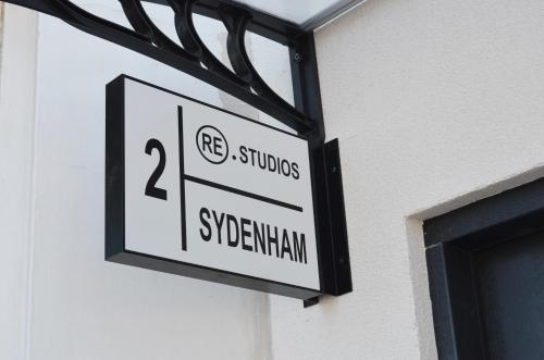 Deluxe and Modern Studio Apartment in Sydenham